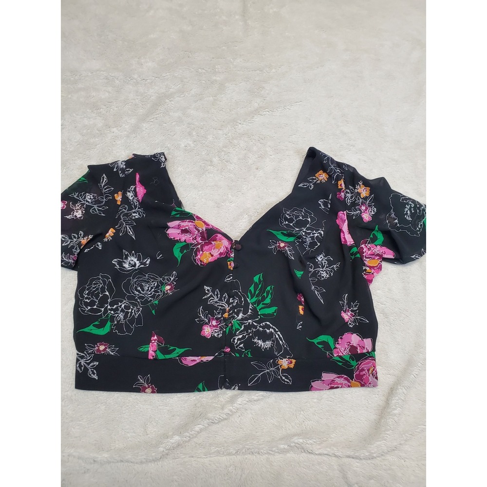 Torrid Black Floral Cropped Top Blouse 0 Large Feminine Flowy‎ Romantic Dainty